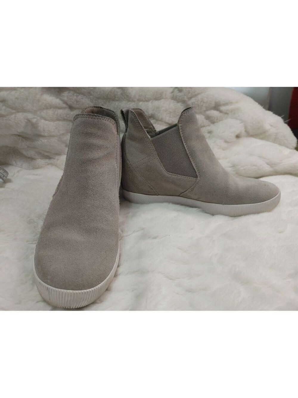 Women's Sorel Gray Suede Hidden Wedge Ankle Booties Size 8